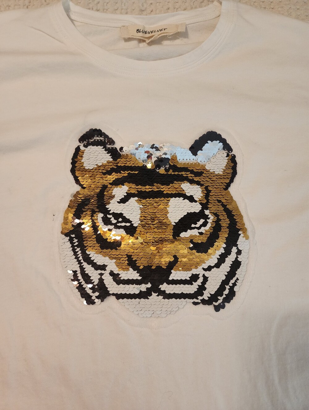 Blue Velvet White Tee with Black & Gold Sequined Tiger Applique Sz Large Cotton